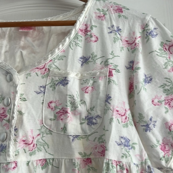 Night gown by At. Eve - Picture 3 of 5